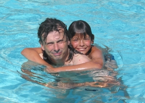 Luca + Lubo im Pool